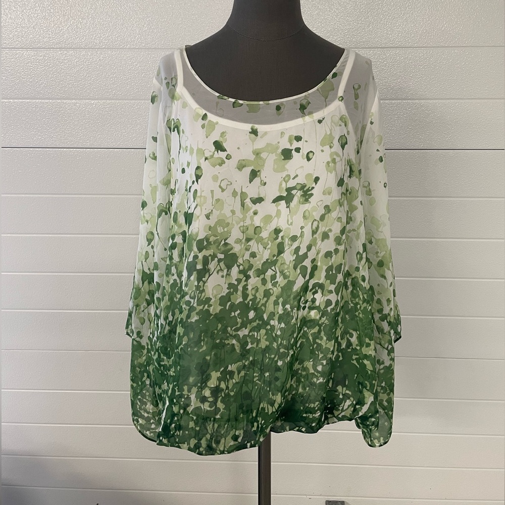 Alfani women green and white blouse. Size 2X